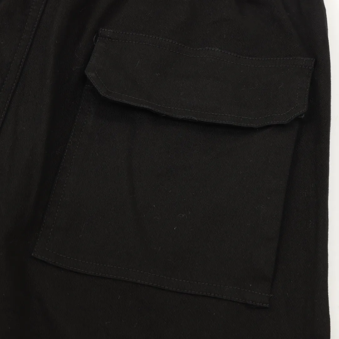 🅿️390 CH/Croxin trousers with pressed leather cross patch embroidery on both sides. The fabric is made of custom woven composite fabric. It is dyed to order and then treated with wool. It is silky and super soft compared to the original version. The fabric texture has clear and obvious strands and great drape. The workmanship is exquisite and meets the foreign trade export standards. The leather cross is embroidered with Sanskrit on both sides of the front. It is fashionable and individual. It is super versatile and good-looking. It is a must-have for fashionable men and women. It is unparalleled in terms of upper body comfort. size：XS-L